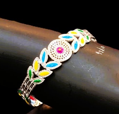 Kaleidoscope Enamel Vine