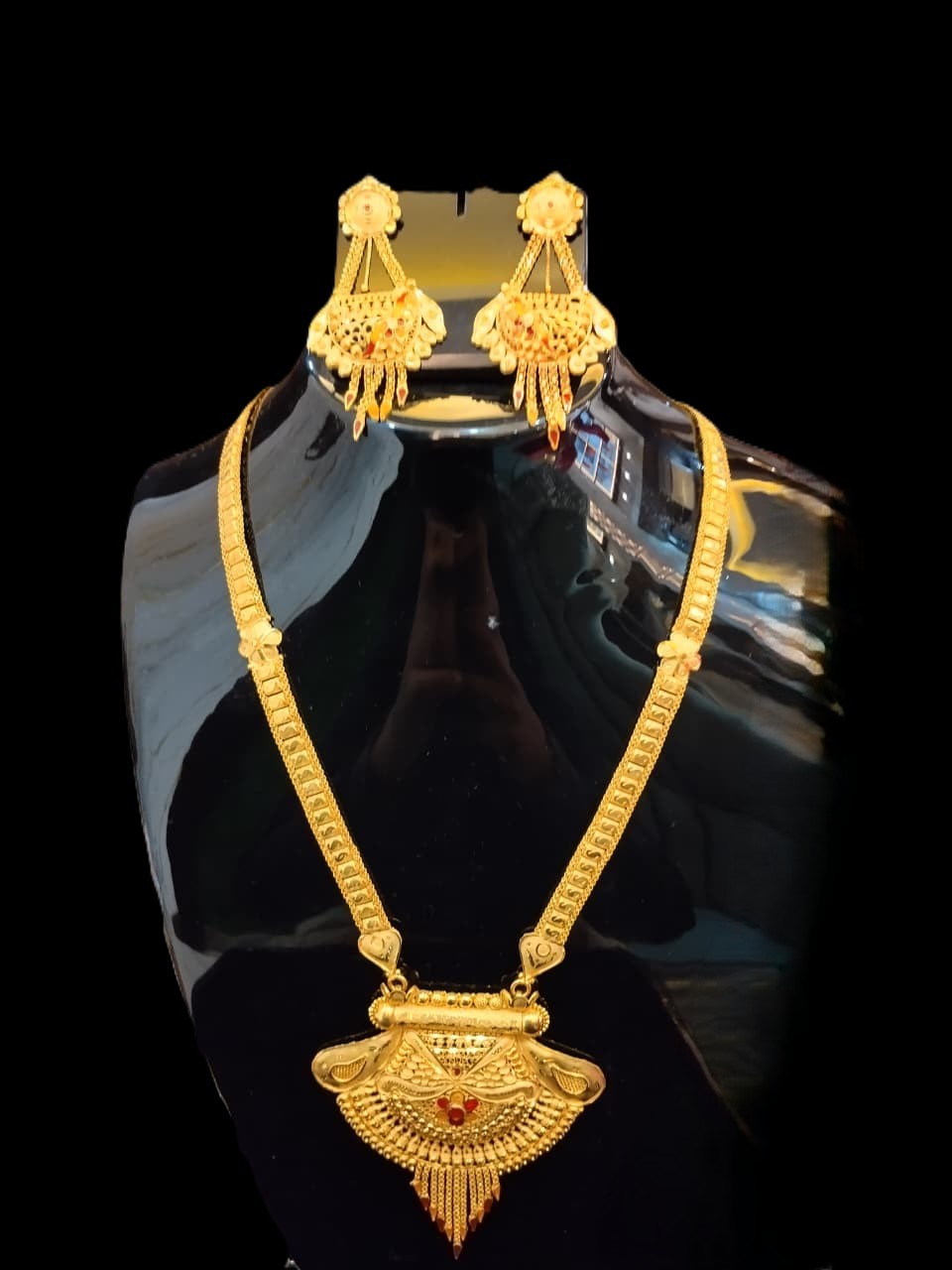 The Antique "Fan" Pendant Set